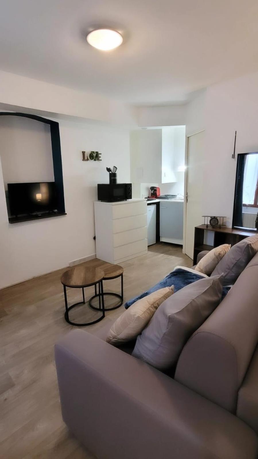 Studio B Aux Pieds Des Thermes Néris-les-Bains Eksteriør billede