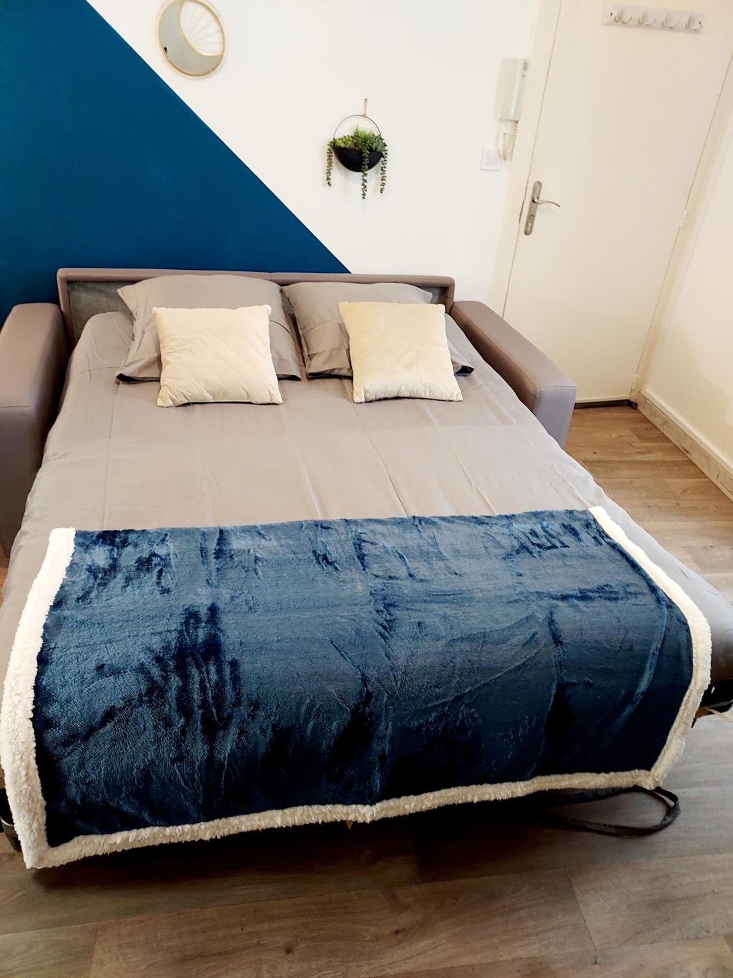 Studio B Aux Pieds Des Thermes Néris-les-Bains Eksteriør billede